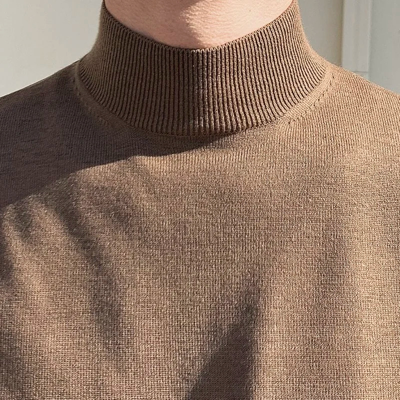 Elegant turtleneck jumper for autumn/winter