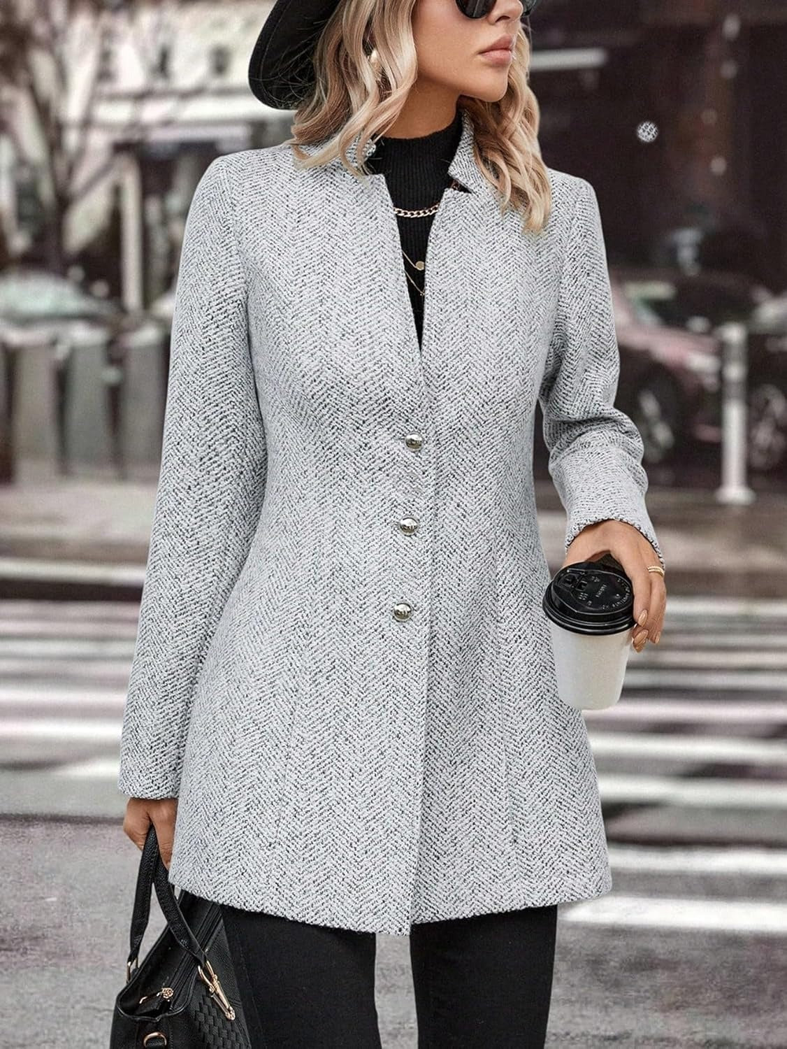 Long woollen blazer in an elegant style