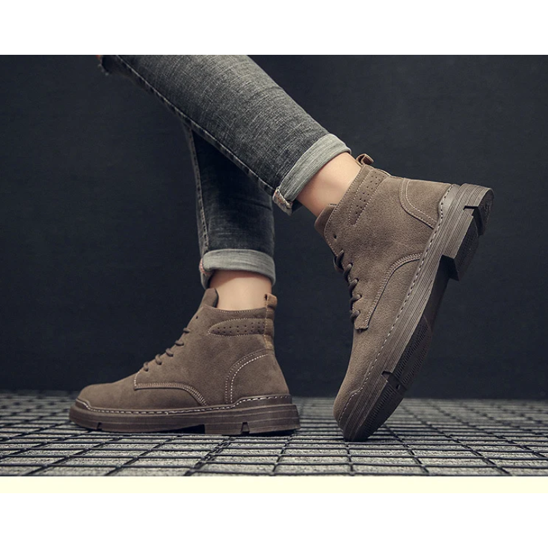 Boots with suede upper and padded insole