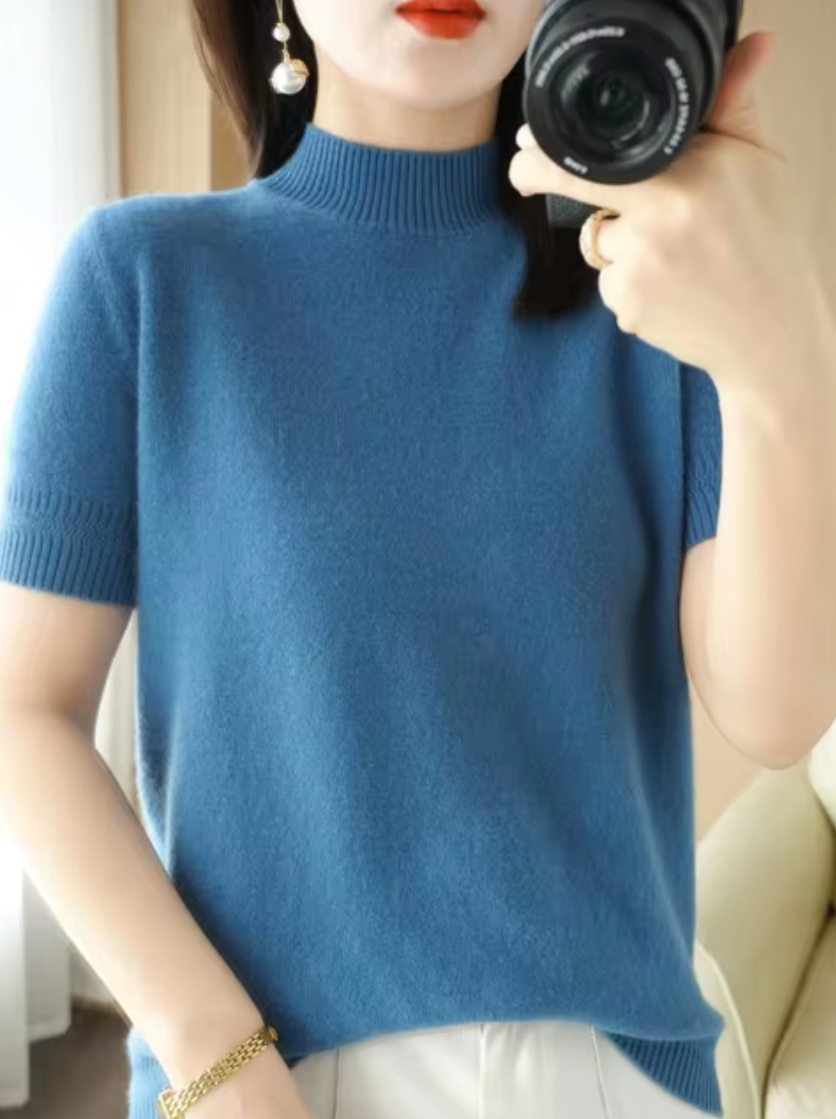 Short-sleeved knitted turtleneck jumper