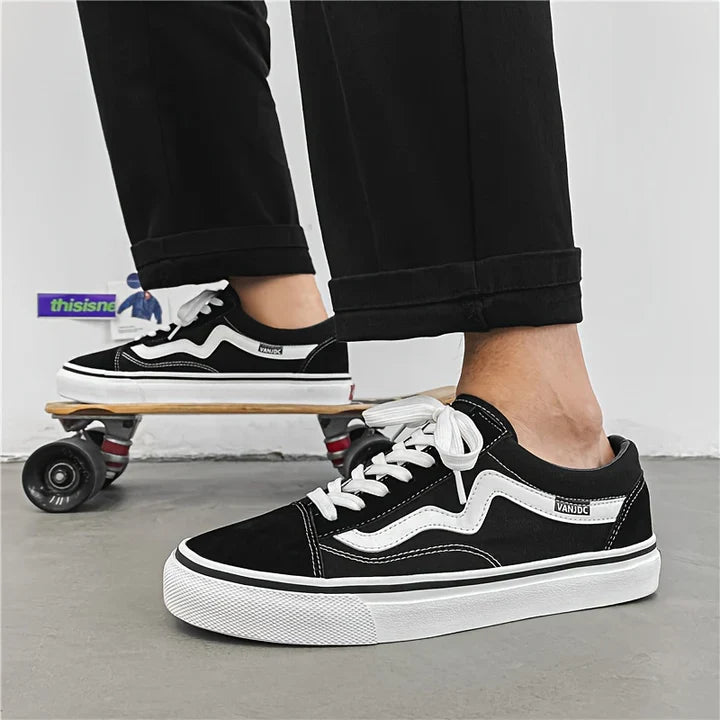 Skateboard sneakers for men