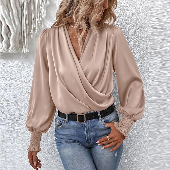 Elegant blouse top with V-neck and balloon sleeves