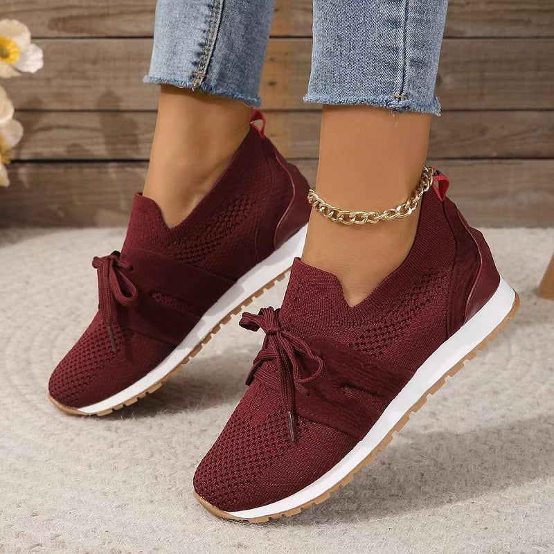 Knitted flat trainers with platform