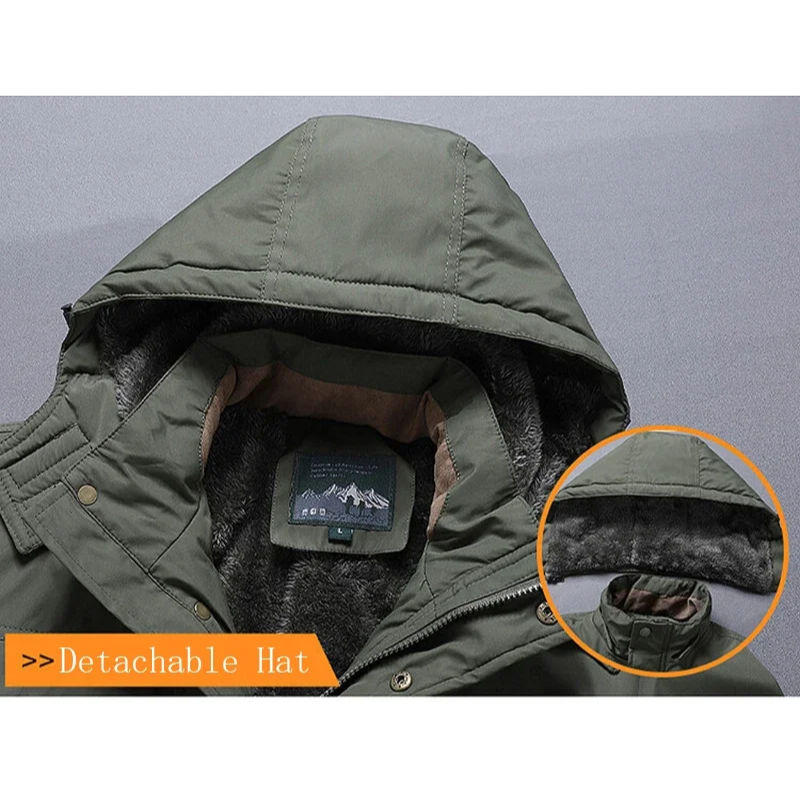 Winter jacket with warm lining and hood, suitable for outdoor use