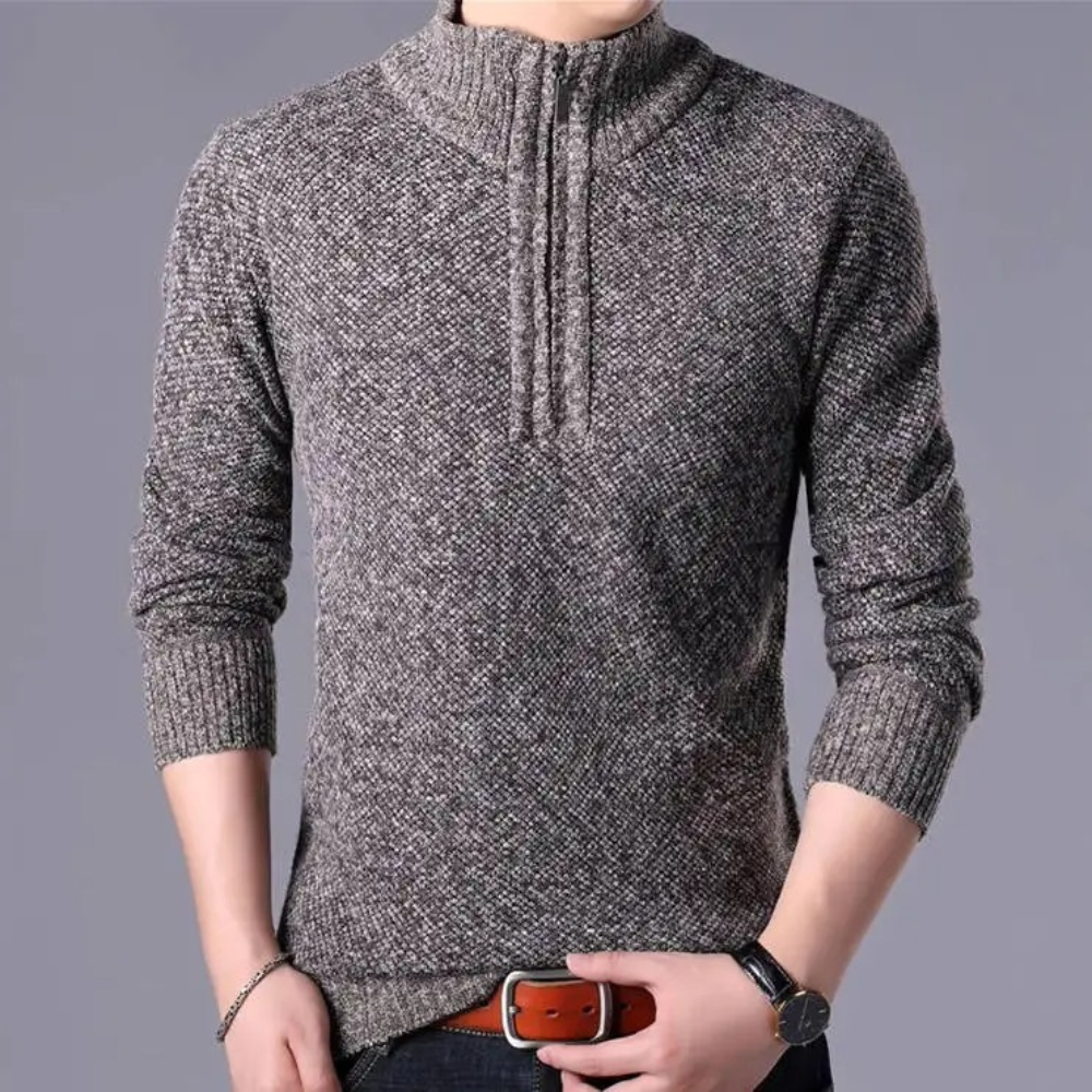 Stylish knitted pullover with zip and stand-up collar