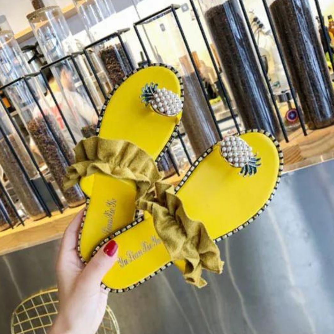 Ruffled sandals with pineapple detail