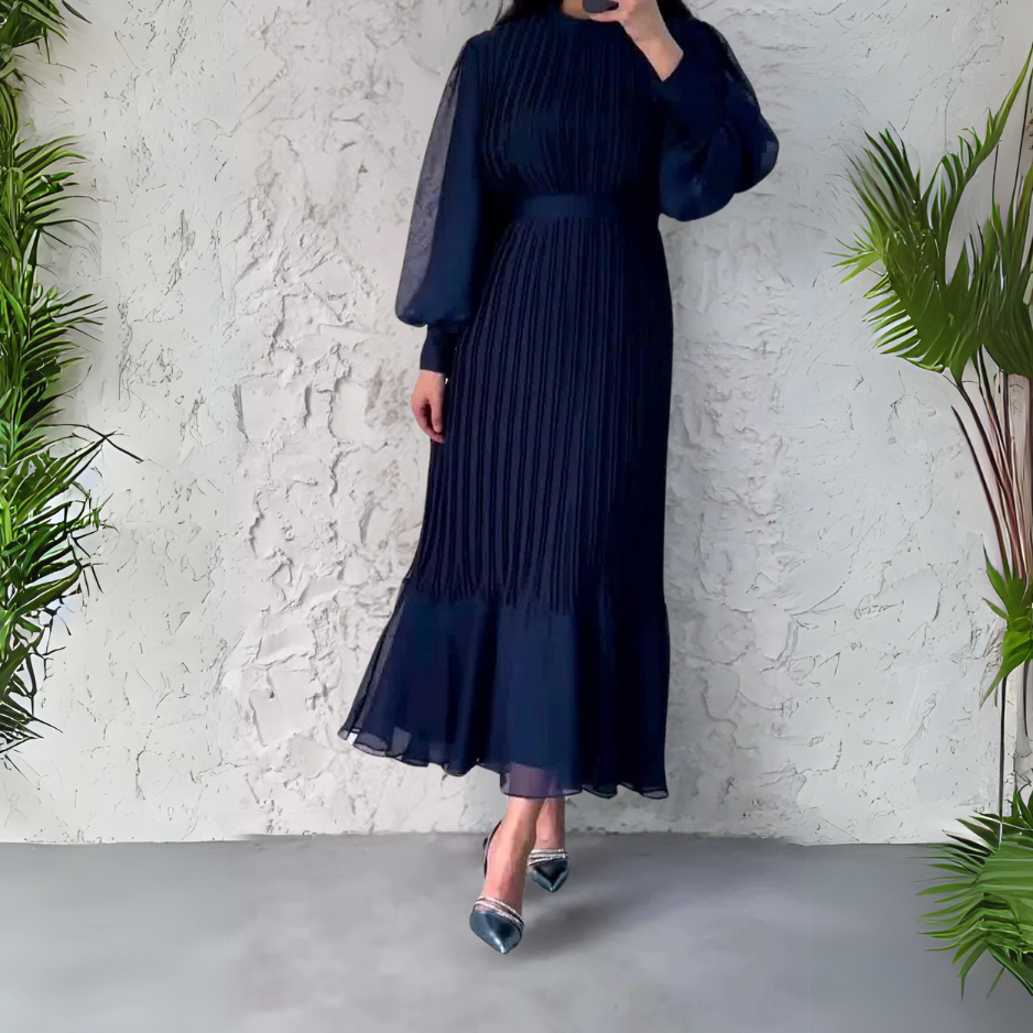 Comfortable pleated dress