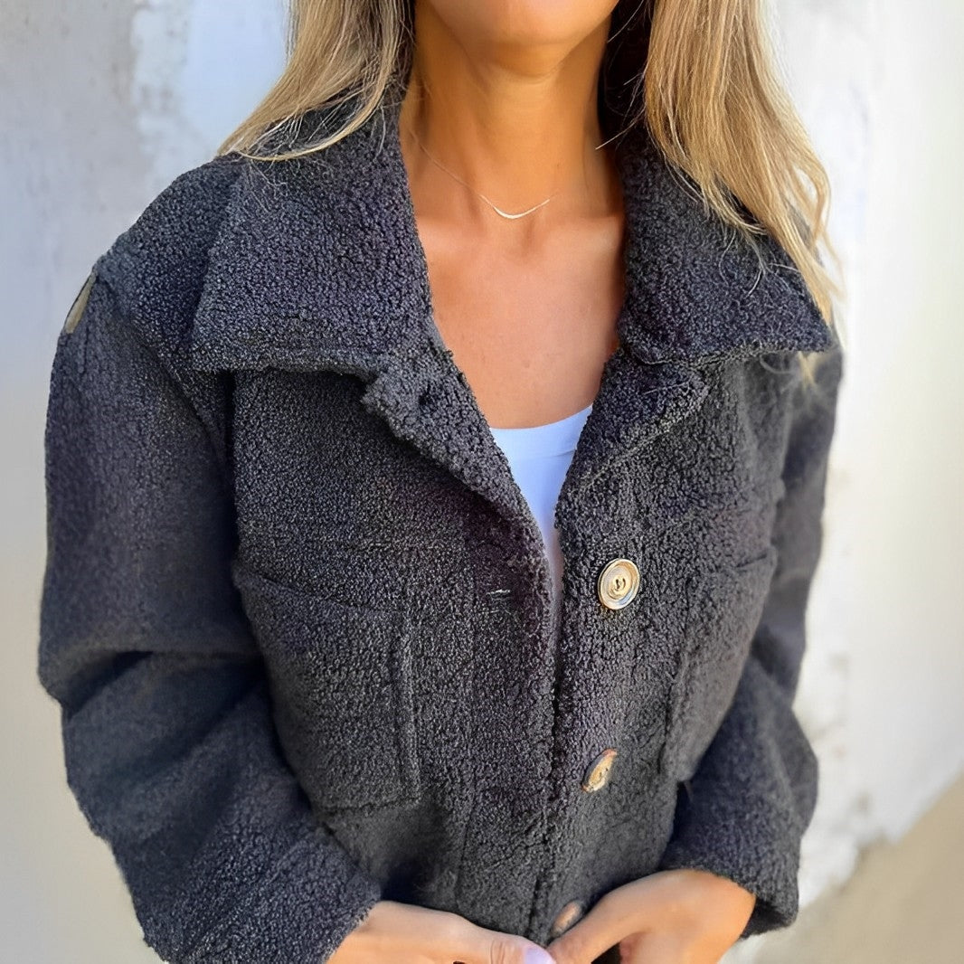 Women - Coat - Wide Woollen Lapels - Stylish and Warm Outerwear for Every Occasion