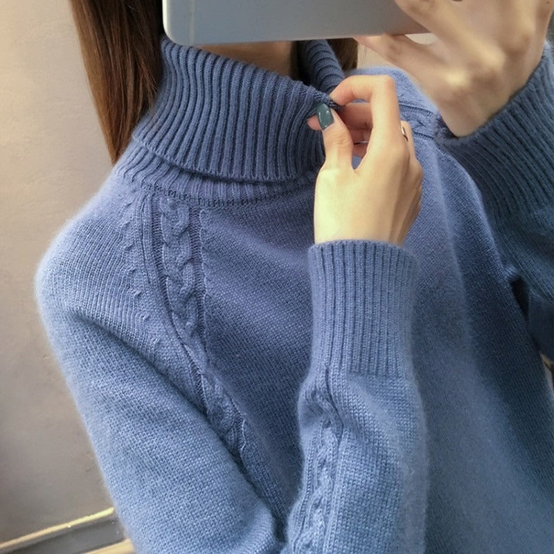 Women's Turtleneck Jumper - Elegant Loose Fit - Cozy Knit Sweater for Chic Style