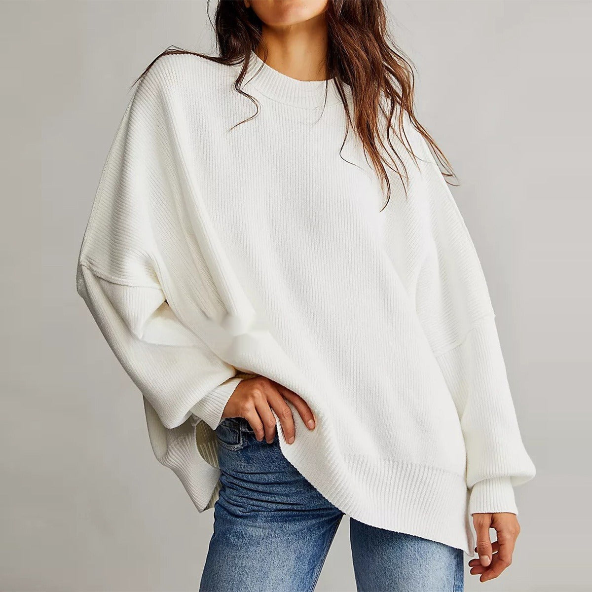 Women - Oversized Sweatshirt - Soft Fabric with Stylish Slit - Cozy Casual Wear for Everyday Comfort