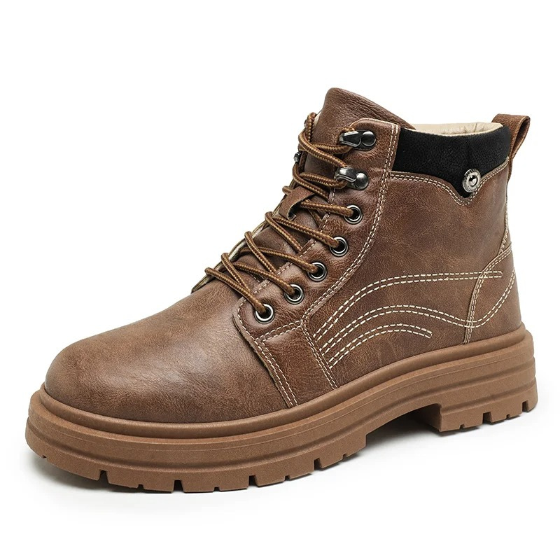 Boots with contrast stitching and padded collar