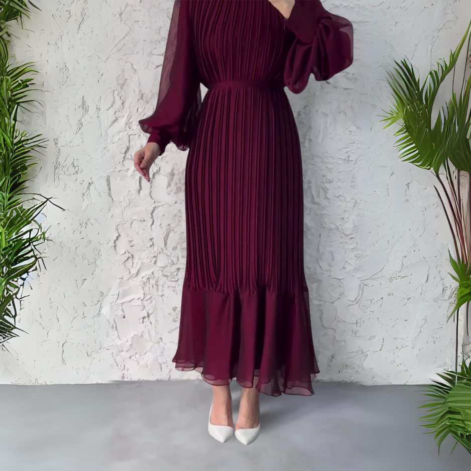 Comfortable pleated dress