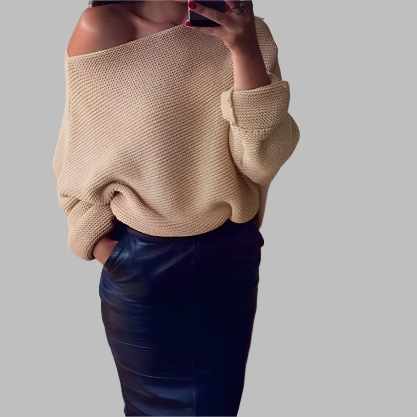 Women - Off-the-Shoulder Jumper - Elegant Design - Stylish Fashion Sweater for Effortless Chic