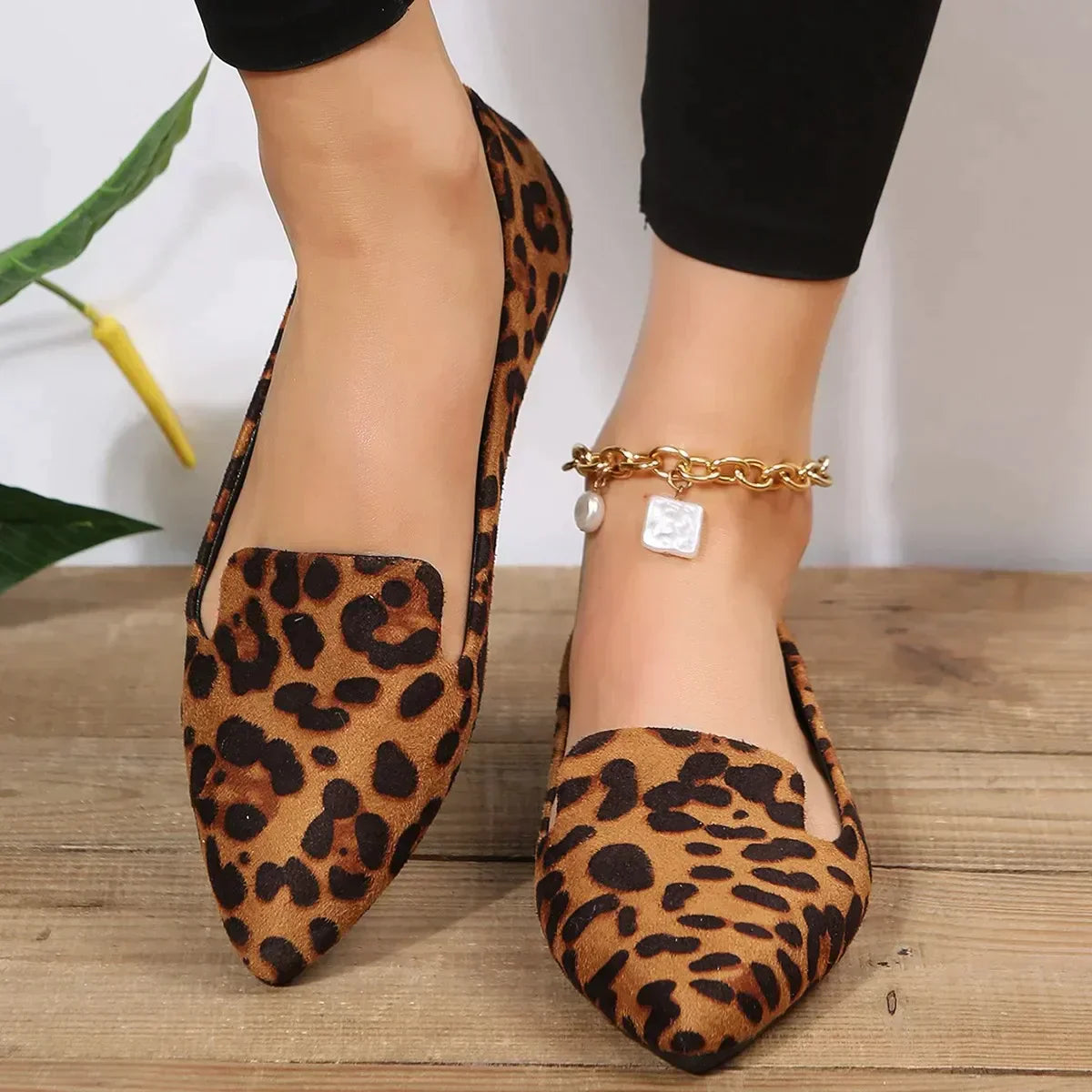 Leopard pointed toe loafers