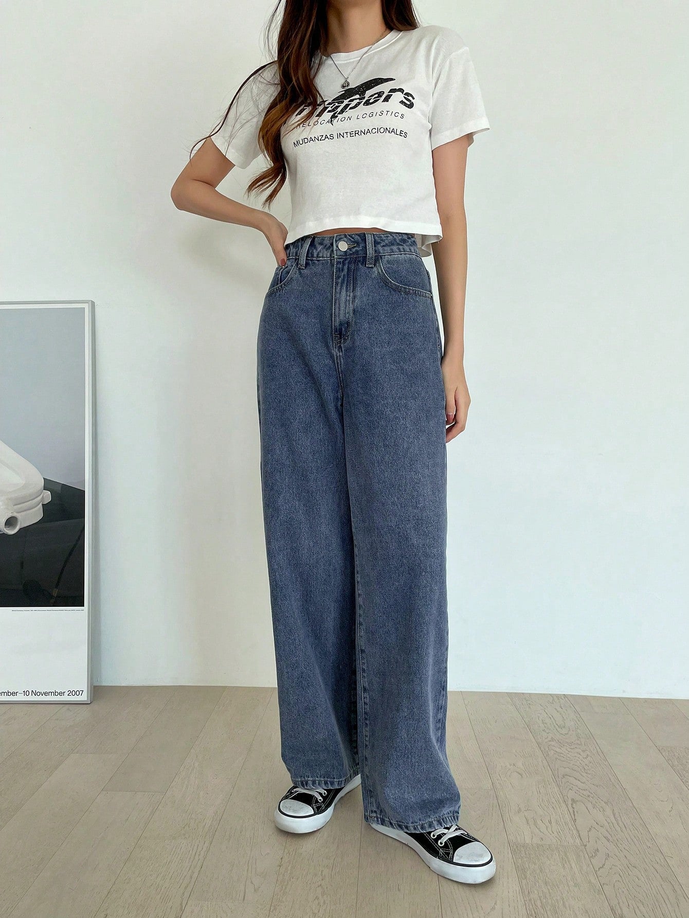 Women - Wide-Leg Jeans - High-Waisted Washed Denim - Stylish & Comfortable Fashion Essential