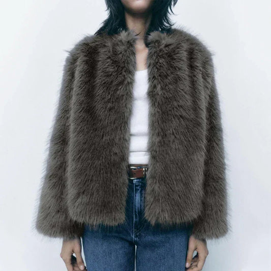 Women's Fur Coat - High-Quality Winter Outerwear - Luxurious Style - Winter 2024 Collection