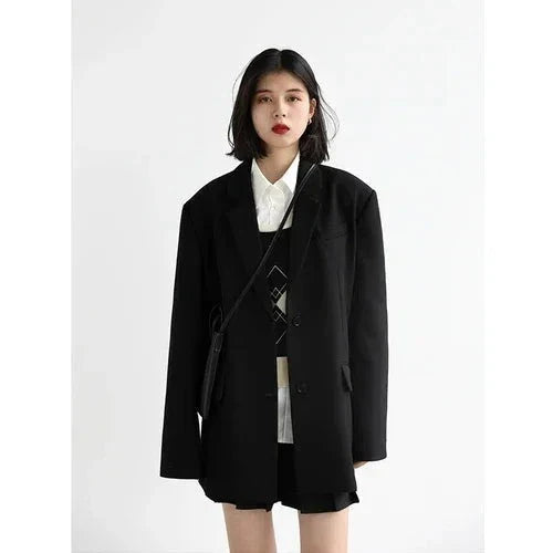 Stylish blazer with a classic cut and oversized design