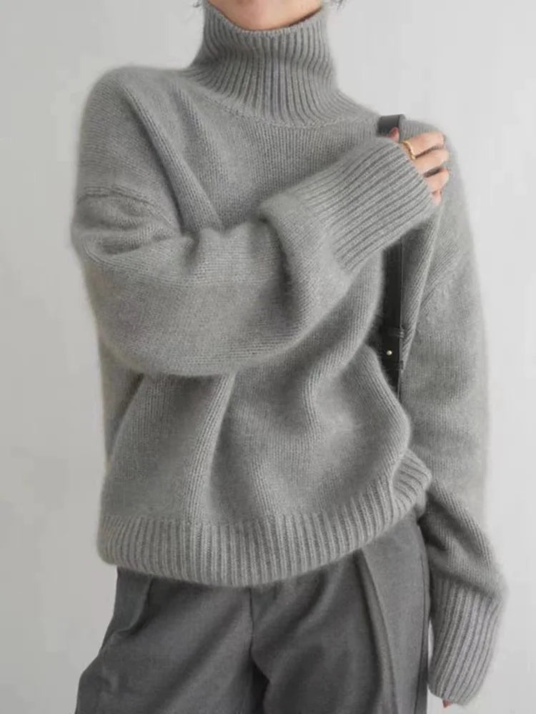 Women - Turtleneck Jumper - Soft Knit Fabric - Cozy & Stylish Layering Essential