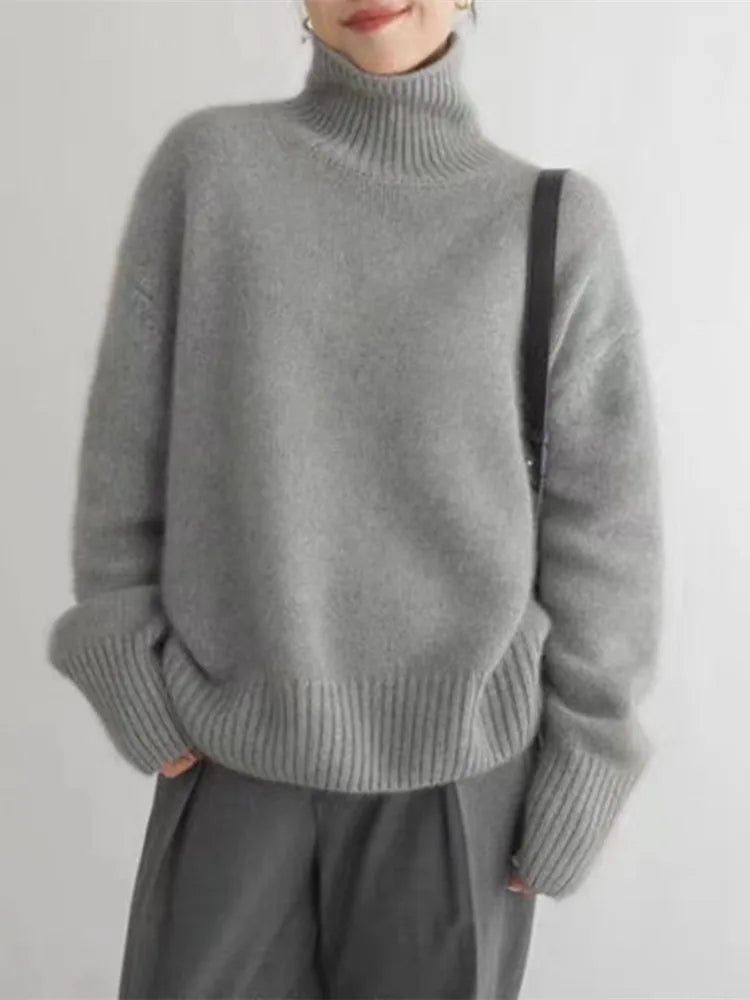 Women - Turtleneck Jumper - Soft Knit Fabric - Cozy & Stylish Layering Essential