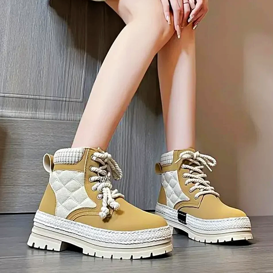 Women - Ankle Boots - Warm and Stylish - Comfortable Footwear for Chilly Days