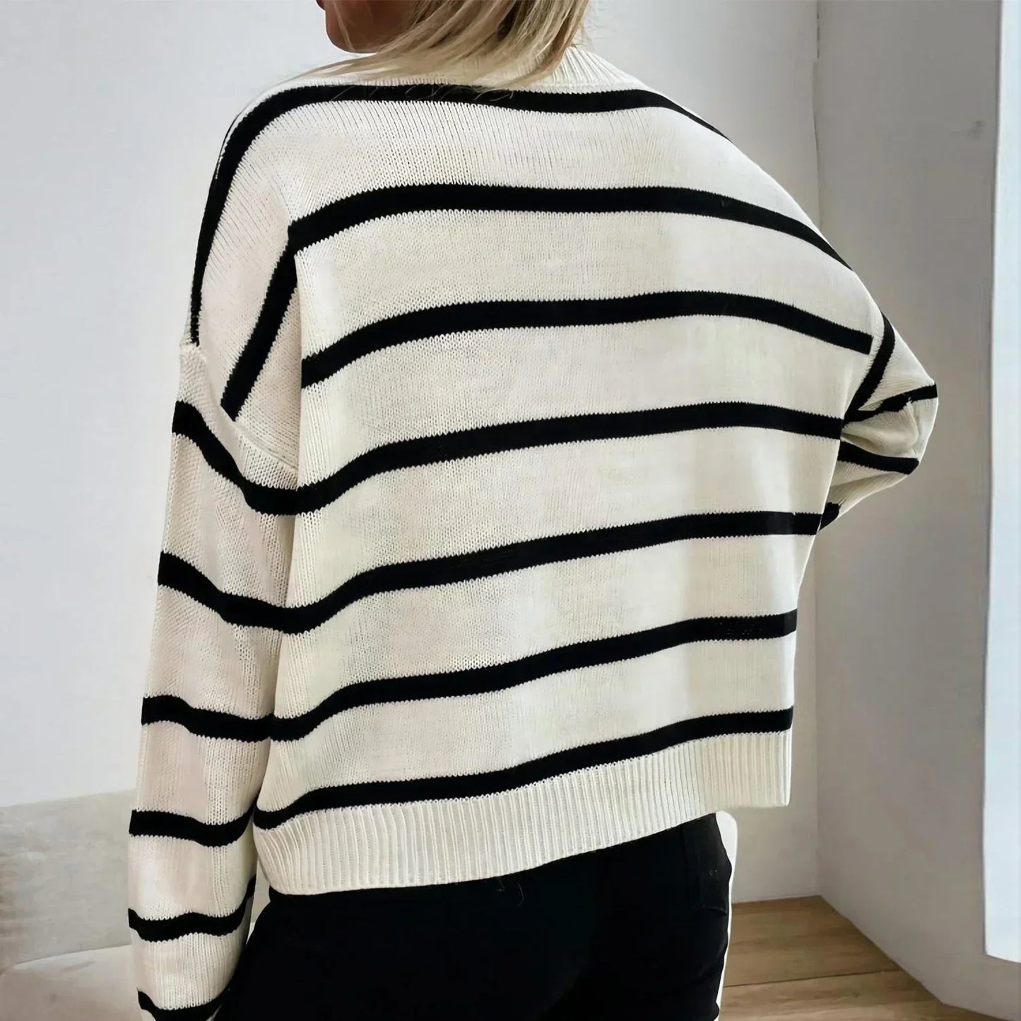 Women's Loose Knit Jumper - Striped Pattern - Cozy and Stylish Knitwear for Every Occasion