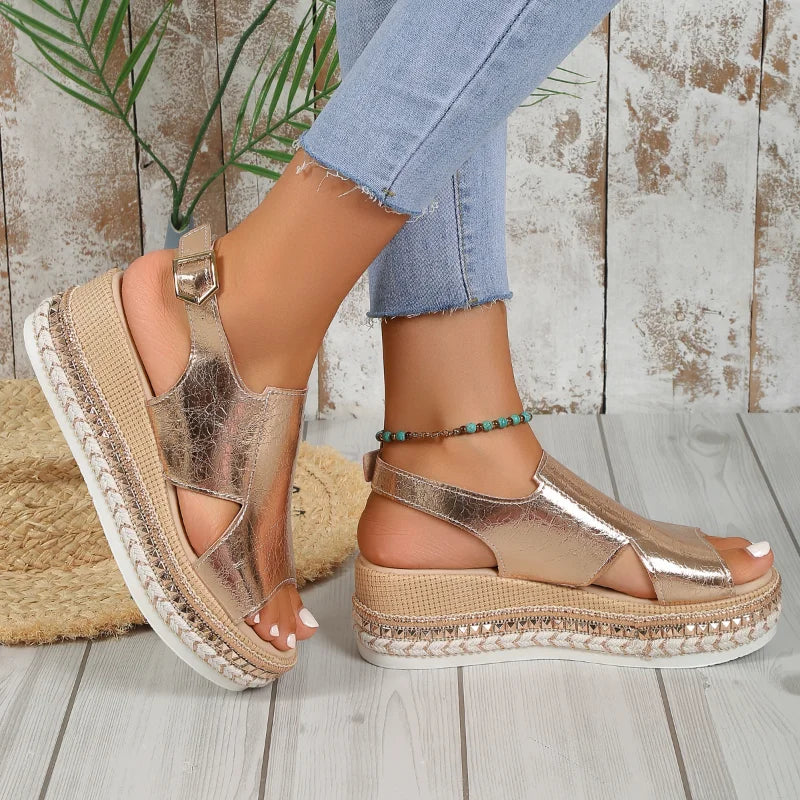 New solid sandals with wedge heel