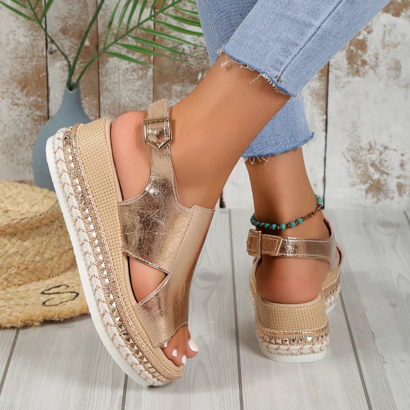 New solid sandals with wedge heel