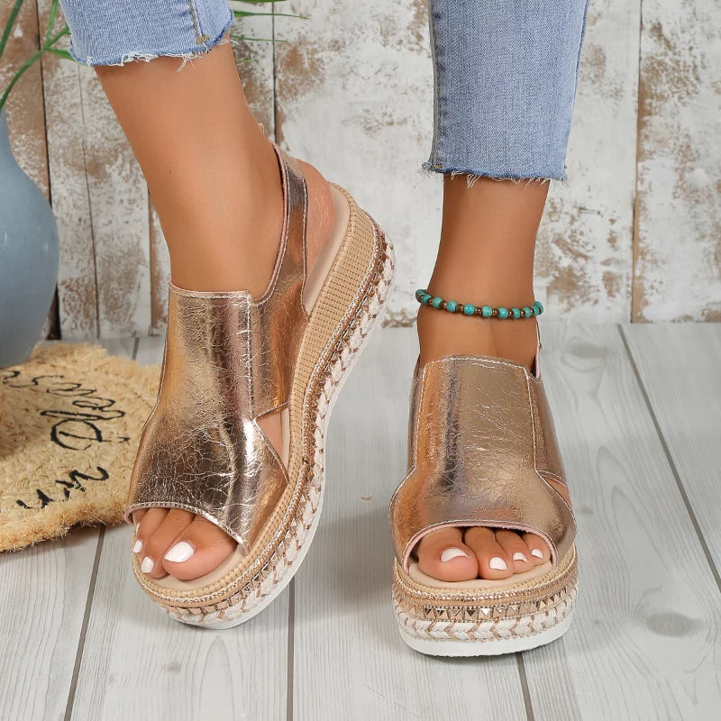 New solid sandals with wedge heel