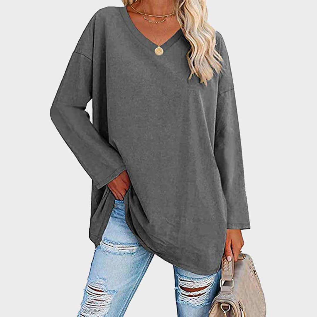 Elegant long-sleeved blouse with V-neckline