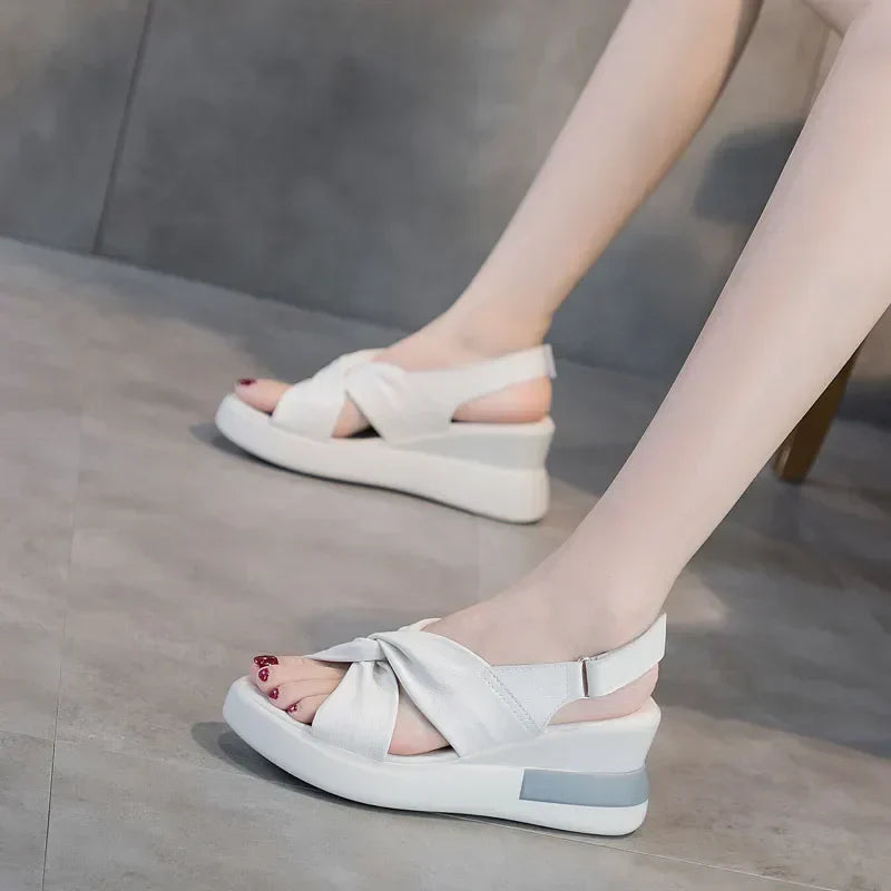 Summer sandals with wedge heel and bow