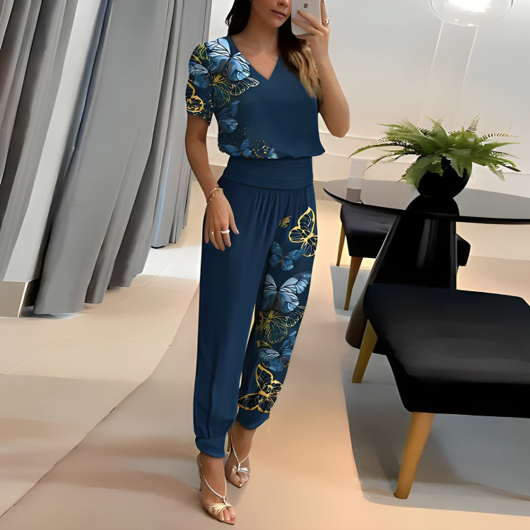 Trendy blouse and trousers set for women