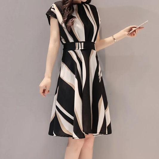 Women's knee-length striped print O-neck short sleeve dress with belt for casual and business occasions