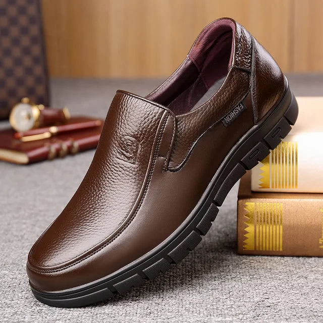 Men's leisure shoes made from genuine leather