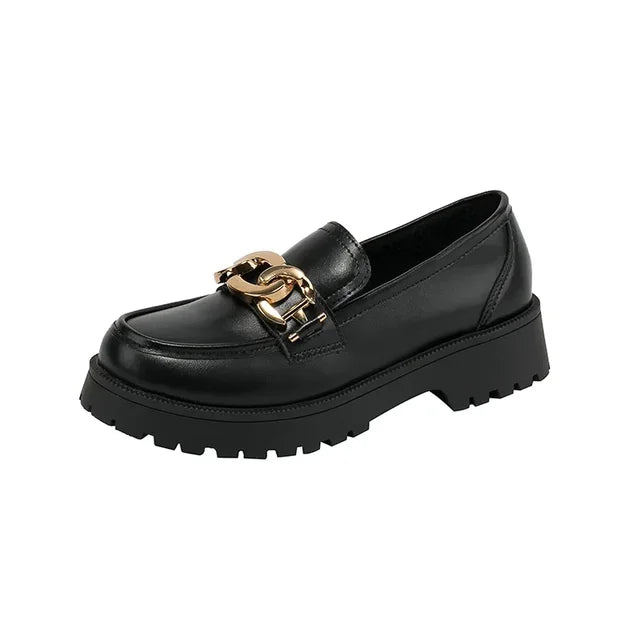 Classic loafer with chain detail