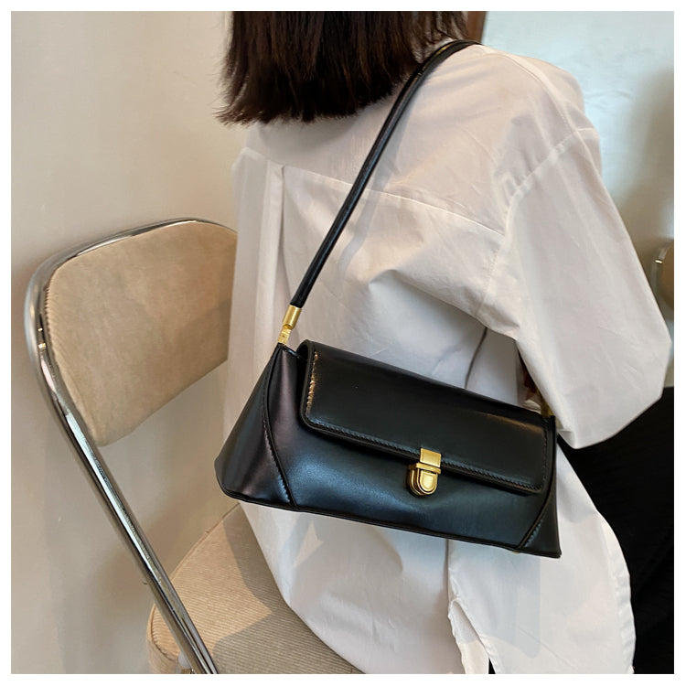 Classic shoulder bag | Vintage handbag for women | Fashionable single shoulder bag | Timeless clutch