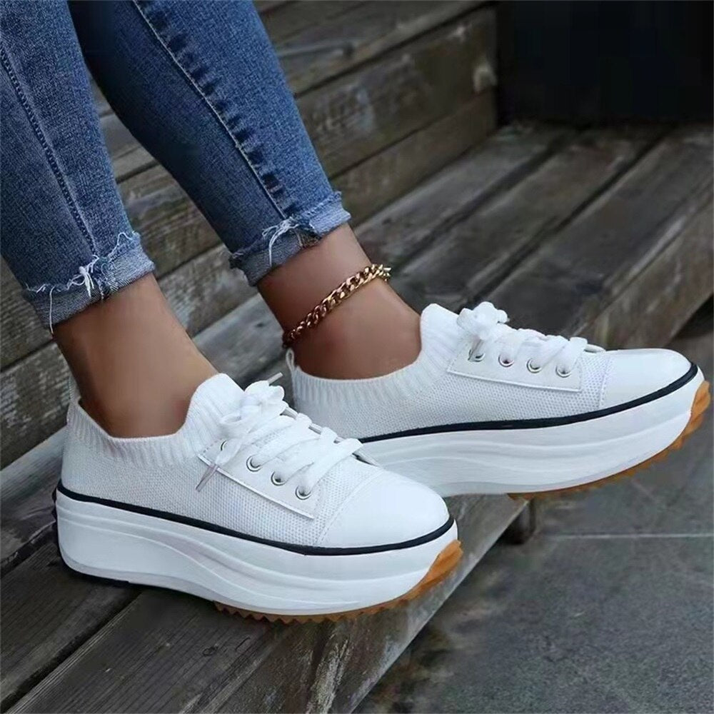 Lace-up casual shoes