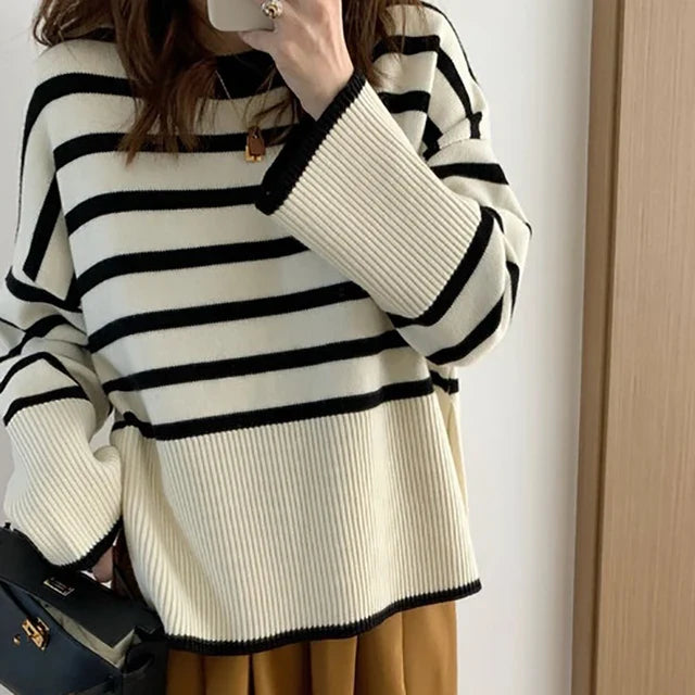 Women - Striped Jumper - Cozy Knitted Fabric - Stylish Casual Sweater