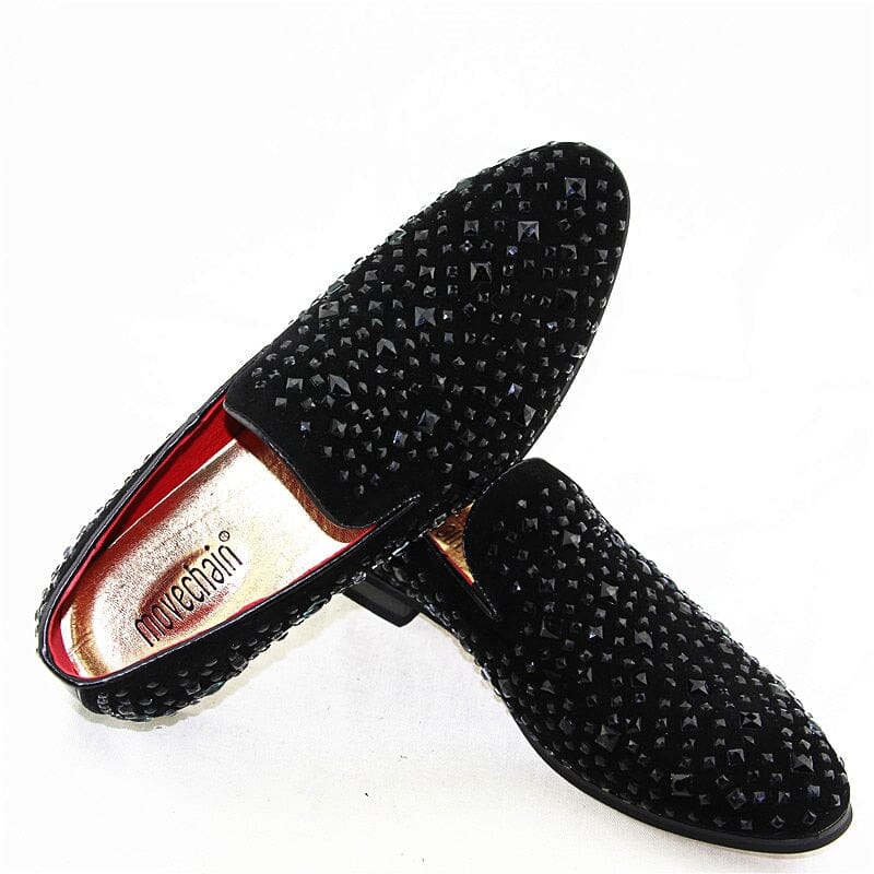 Elegant slip-on shoe with cut-out detail