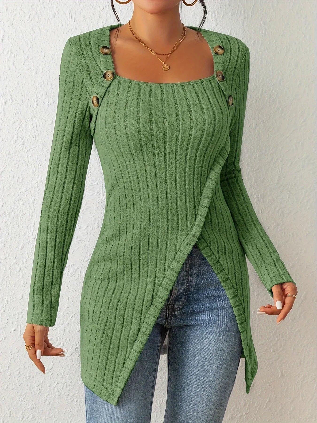 Ribbed asymmetric jumper for a trendy look