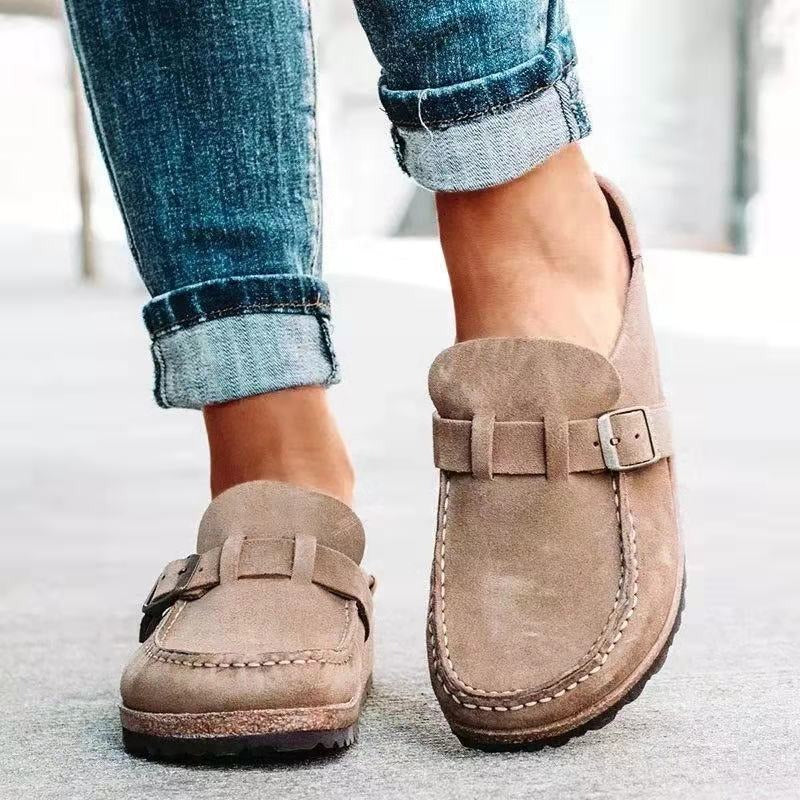 Retro suede sandals