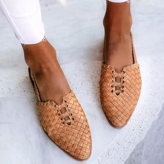 Hand-woven leather slippers for women