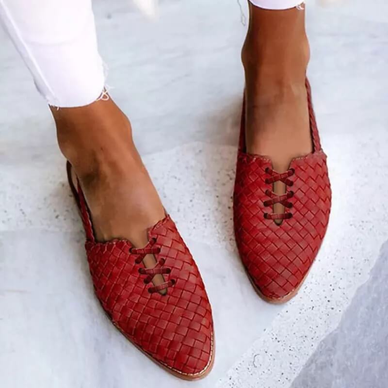 Hand-woven leather slippers for women