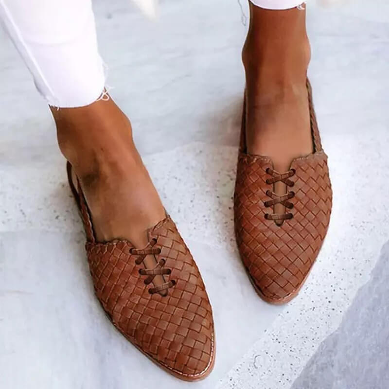 Hand-woven leather slippers for women