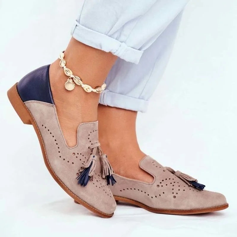 Two-coloured loafers with tassels