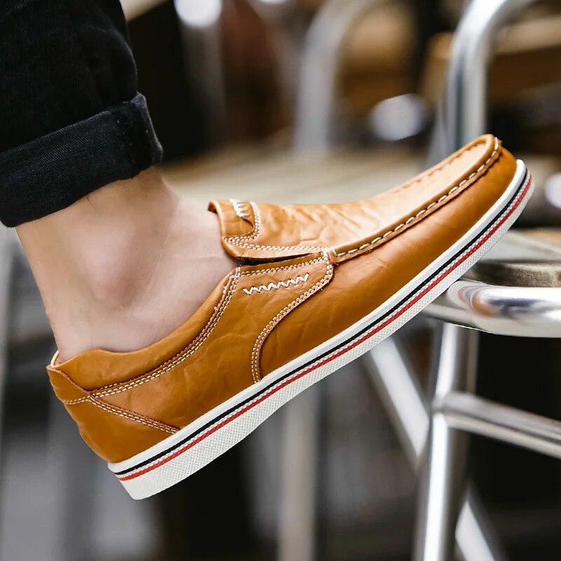 Versatile men's leather shoes for everyday and leisure wear