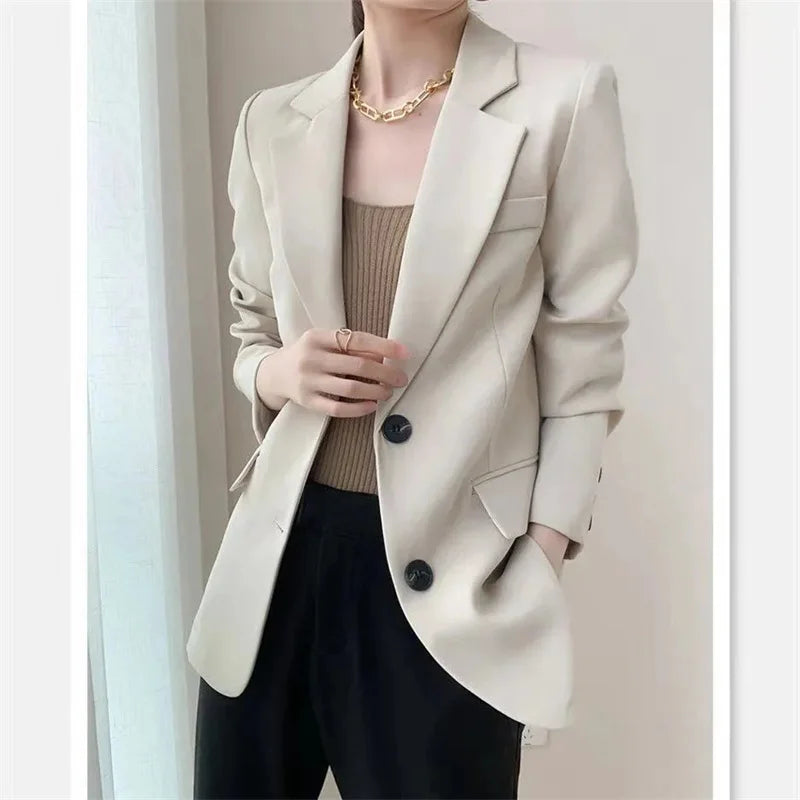 Ladies slim fit single-breasted blazer for casual and office wear