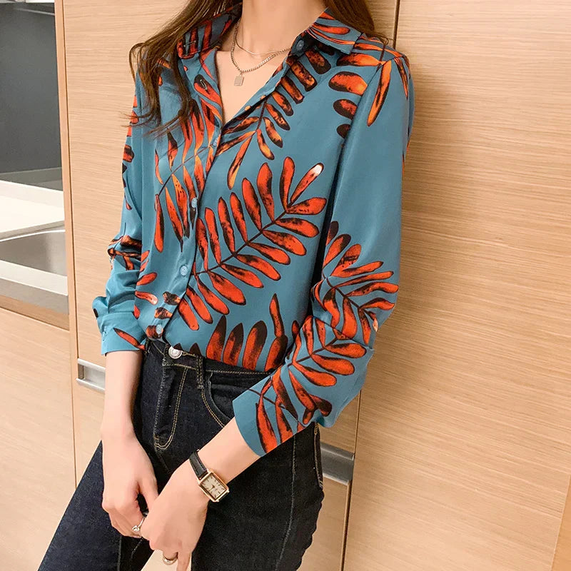 Long-sleeved blouse with leaf print