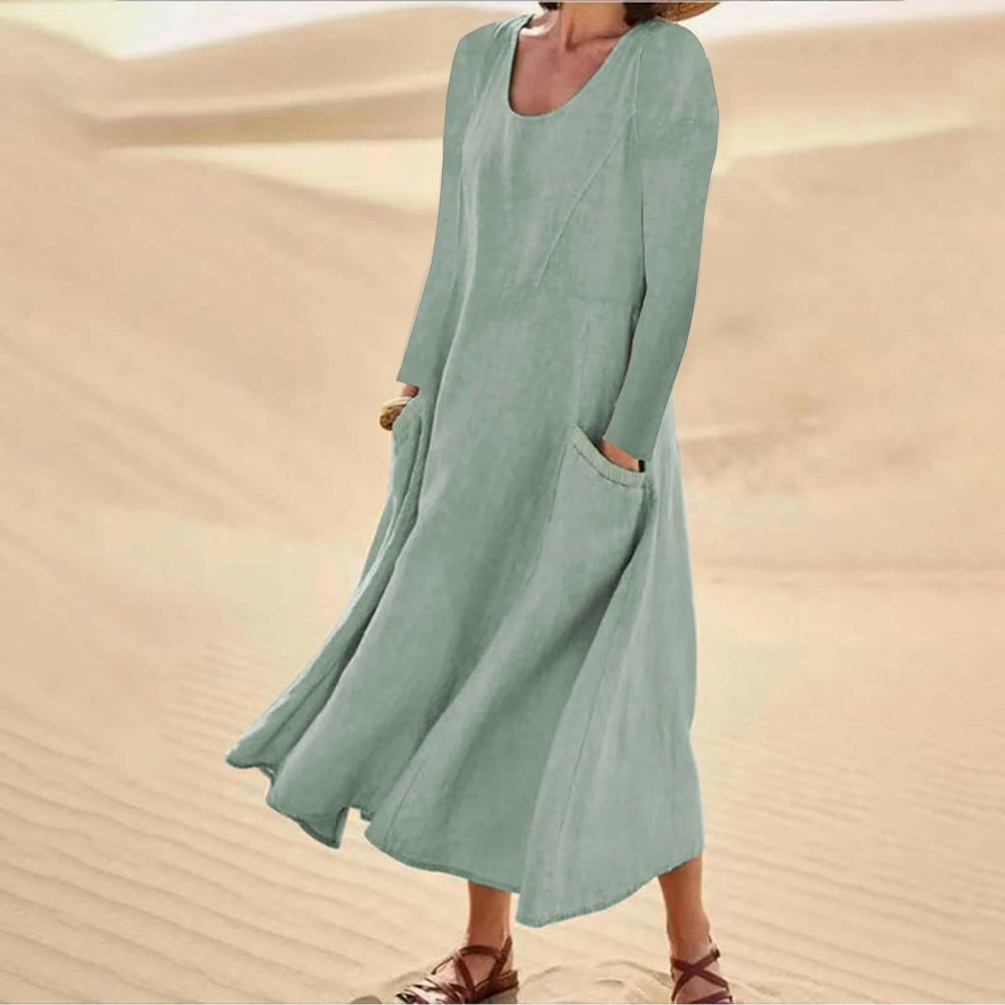 Single-coloured dress with long sleeves and round neckline