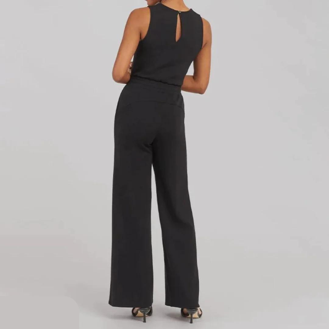 Trendy jumpsuit with wide legs and short sleeves