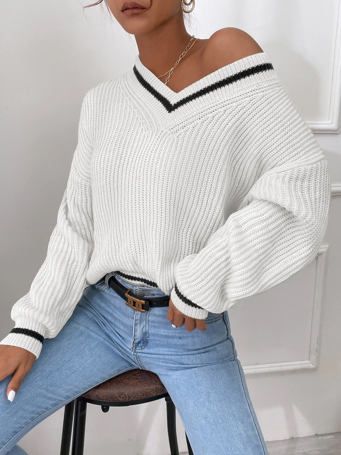 Sweater with V-neck and Patchwork